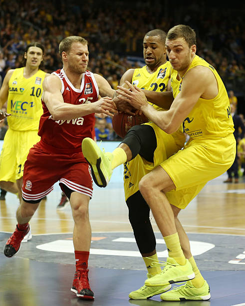 客串中锋梅开二度！梅里诺：我忘了给妻子准备情人节礼物 所以进球就献给她吧